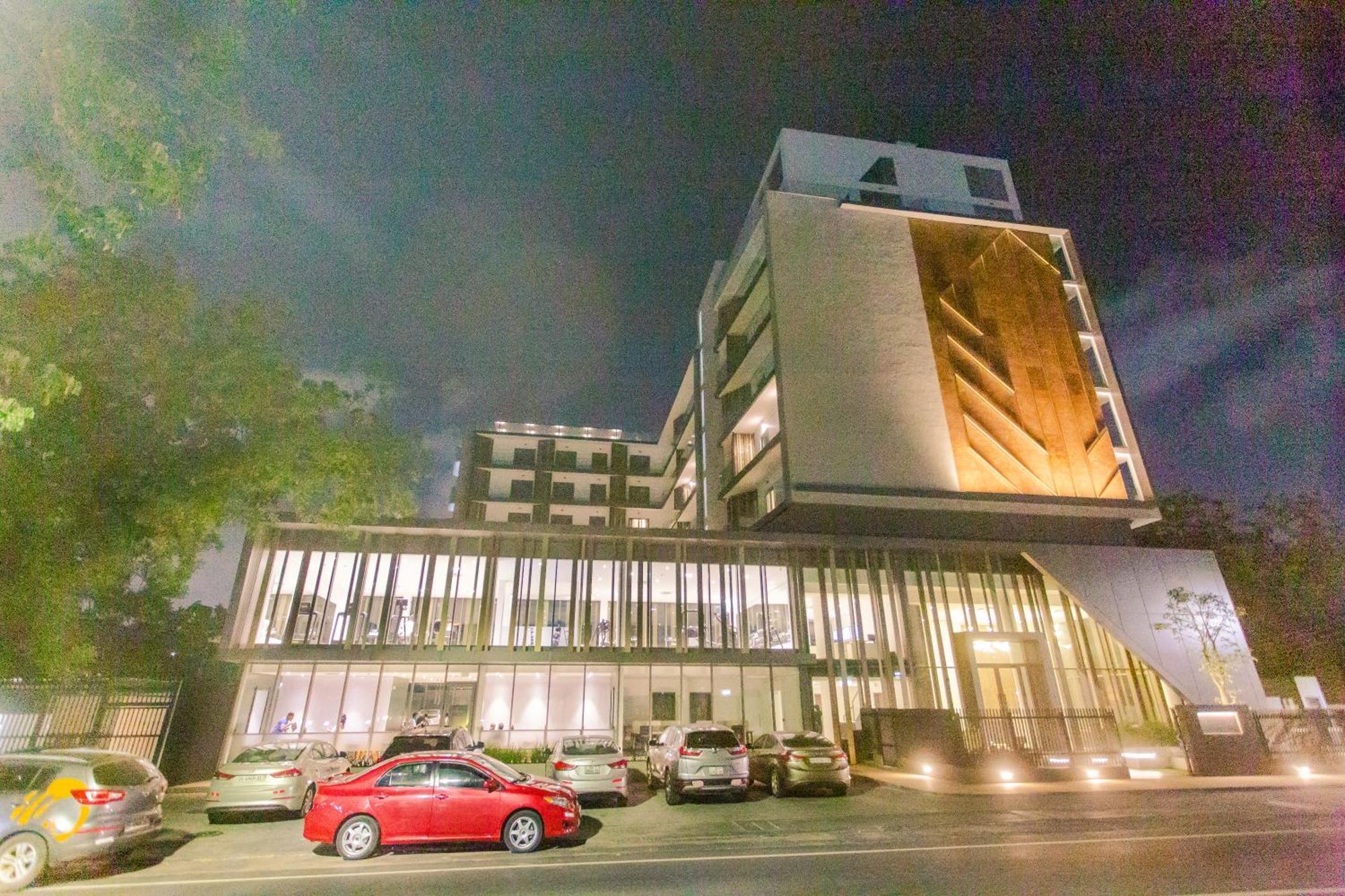 Accra Luxury Apartments @ The Lennox Εξωτερικό φωτογραφία